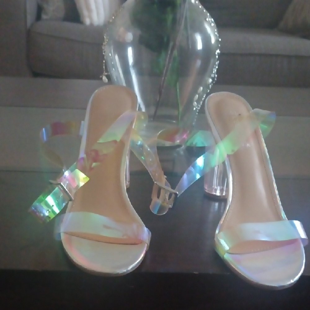 Shoe Dazzle Silver Stiletto Heels with Shimmering Elegance